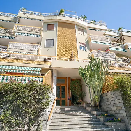 Guesthost - Holiday! Ambra Mini Flat Appartement San Remo