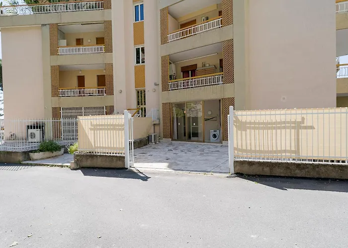 Guesthost - Holiday! Ambra Mini Flat Apartmán